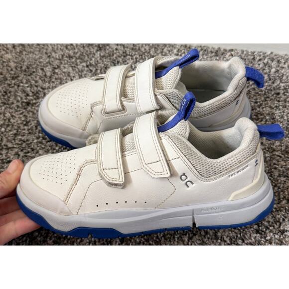 On Cloud/On Running The Roger kids size 2y - Picture 1 of 7